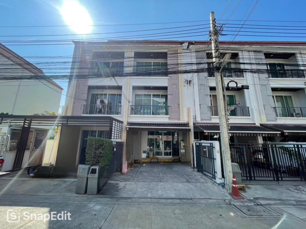 For SaleTownhouseRatchadapisek, Huaikwang, Suttisan : House for sale in the middle of Ratchada 36, ​​main road, room extension at the back, Soi Suea Yai, near Ratchada Criminal Court, Major Ratchayothin