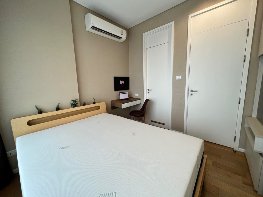 For RentCondoLadprao, Central Ladprao : [For rent 🔥] The Saint Residences **Near BTS Mo Chit, corner room, 1 bedroom, city center, beautiful room, ready to move in