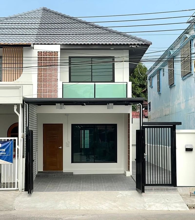 For SaleTownhouseBang kae, Phetkasem : Twin house, Phra Pin Village 4, Petchkasem 81, Bang Bon 5 Road, 2-storey townhouse, newly decorated, ready to move in