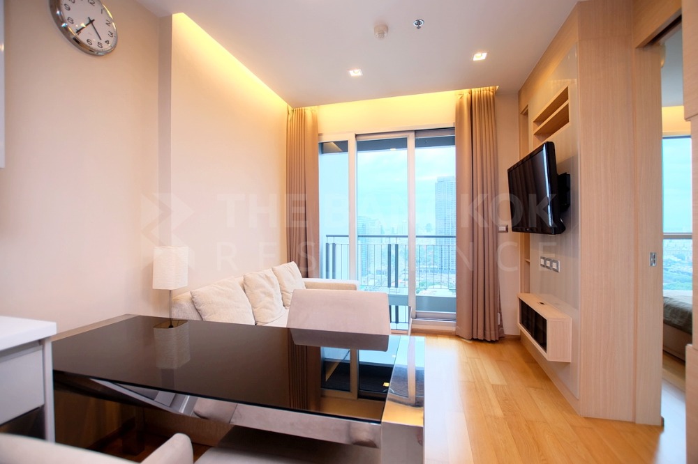 For RentCondoRama9, Petchburi, RCA : The address asoke 25000, spacious room, high floor