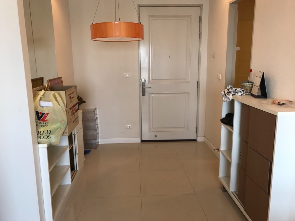 For SaleCondoWongwianyai, Charoennakor : Condo for sale: Q-House Condo Sathorn, 1 bedroom, 40.72 sq m., next to BTS Krung Thon Buri, fully furnished, ready to move in, at a special price of 4.5 million.