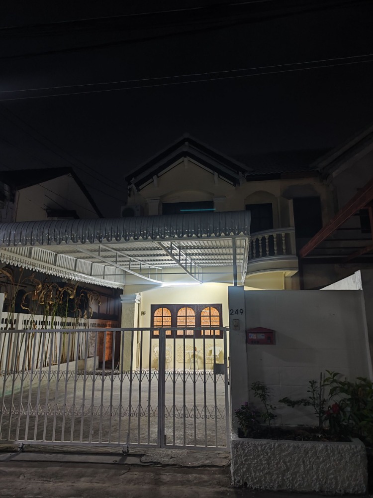 For RentTownhouseOnnut, Udomsuk : Semi-detached house for rent, Rangsiya Village, Soi Udomsuk 58 (rt-01)