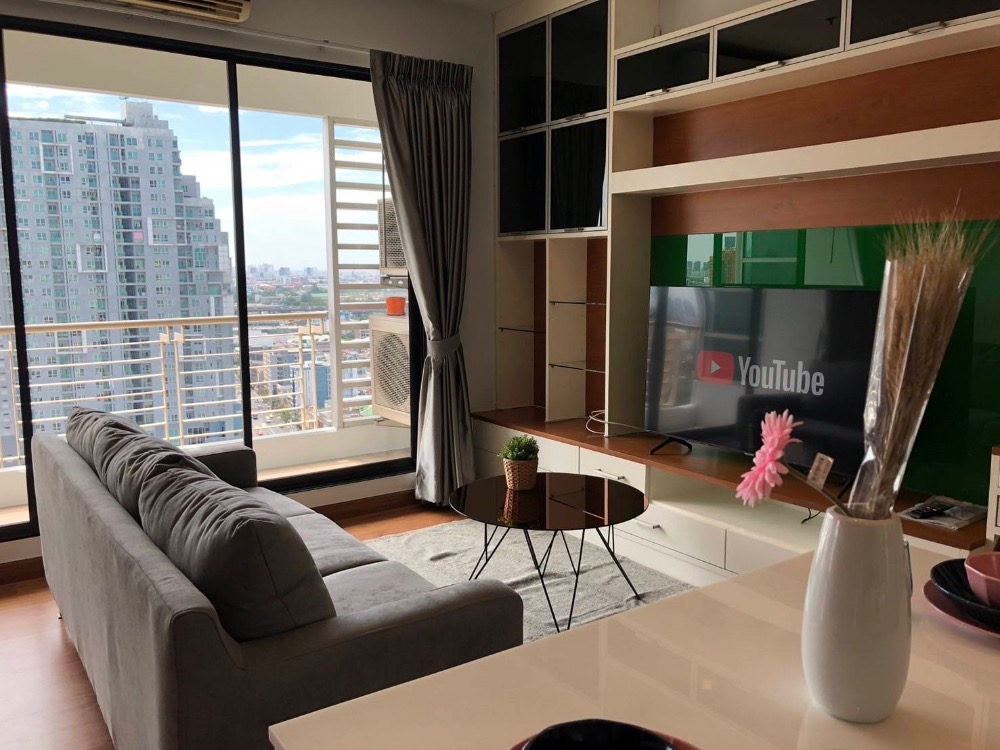 For SaleCondoRatchathewi,Phayathai : For sale: 1 bedroom, size 55 sq m, high floor, 20+, beautiful room, ready to move in, Hot deal, doesnt come around often!!