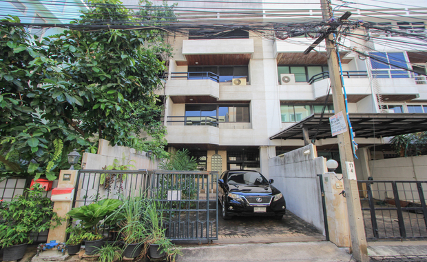 For SaleTownhouseSukhumvit, Asoke, Thonglor : Townhouse for Sale in Thonglor area