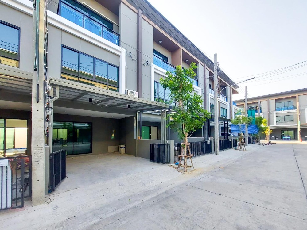 For RentTownhomeNawamin, Ramindra : Townhome for Rent Premium Place Phaholyothin Ramintra, 24 Sqw 4 bedroom Near BTS Sai Yud Station Saphan Mai Theprak Watcharaphol Expressway : KT25R-001