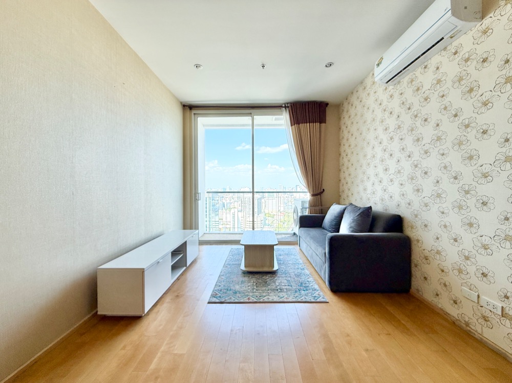 For RentCondoRatchathewi,Phayathai : 🔥 Dont miss it! Huge discount! 🔥 ​​🏙️ Villa Ratchathewi 📍 1 bedroom | 1 bathroom | Size 55 sq m. 💸 Rent only 22,000 baht/month 📞 Call: 086-746-8882 (K. Cooper)