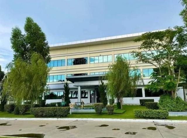 For SaleFactoryPattaya, Bangsaen, Chonburi : Factory for sale, 58 rai, ready for use, Chonburi area, Bo Thong, with Factory Certificate 4, factory age 3 years, very new, total of 9 buildings, with employee dormitory