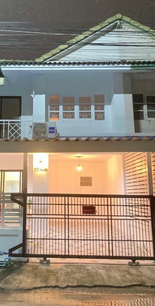 For SaleTownhousePathum Thani,Rangsit, Thammasat : Beautifully decorated townhouse ready to move in, Pruksa Village 13, Khlong 3, with multiple entry and exit routes, including Rangsit Nakhon Nayok Road and Khlong Luang Road.