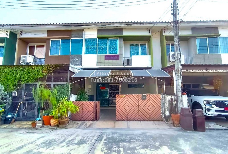 For SaleTownhomePathum Thani,Rangsit, Thammasat : Townhouse for sale, The Trust Town, Wongwaen-Lam Luk Ka, ready-to-move-in, good location, with parking, convenient transportation, on Bueng Kham Phroi Road (new section), near the ring road entrance-exit only 500 meters