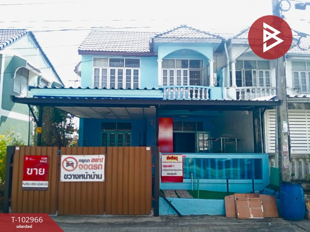 For SaleTownhousePathum Thani,Rangsit, Thammasat : Townhouse for sale, end unit, Mooban Yoo Charoen 4, Lam Luk Ka-Khlong 4, ready to move in