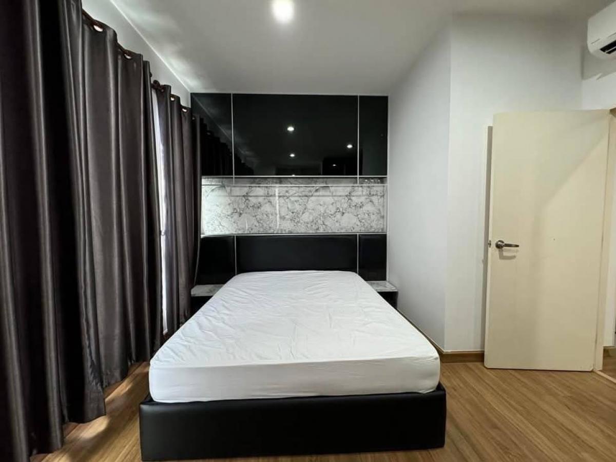 For RentTownhouseSamut Prakan,Samrong : For rent/sale: Townhome near Mega Bangna