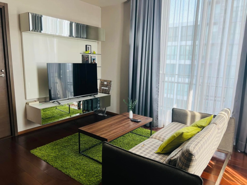 For RentCondoSukhumvit, Asoke, Thonglor : 🍀 For rent: QUATTRO By SANSIRI Thonglor Soi 4, corner room, 27th floor, with bathtub, south facing, not hot, good wind.