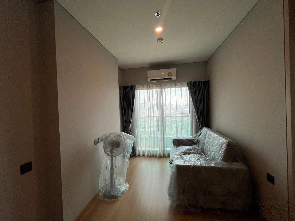 For RentCondoRatchathewi,Phayathai : For rent Lumpini Suite Dindaeng - Ratchaprarop 1 bedroom 1 bathroom 28 sq m. 23rd floor