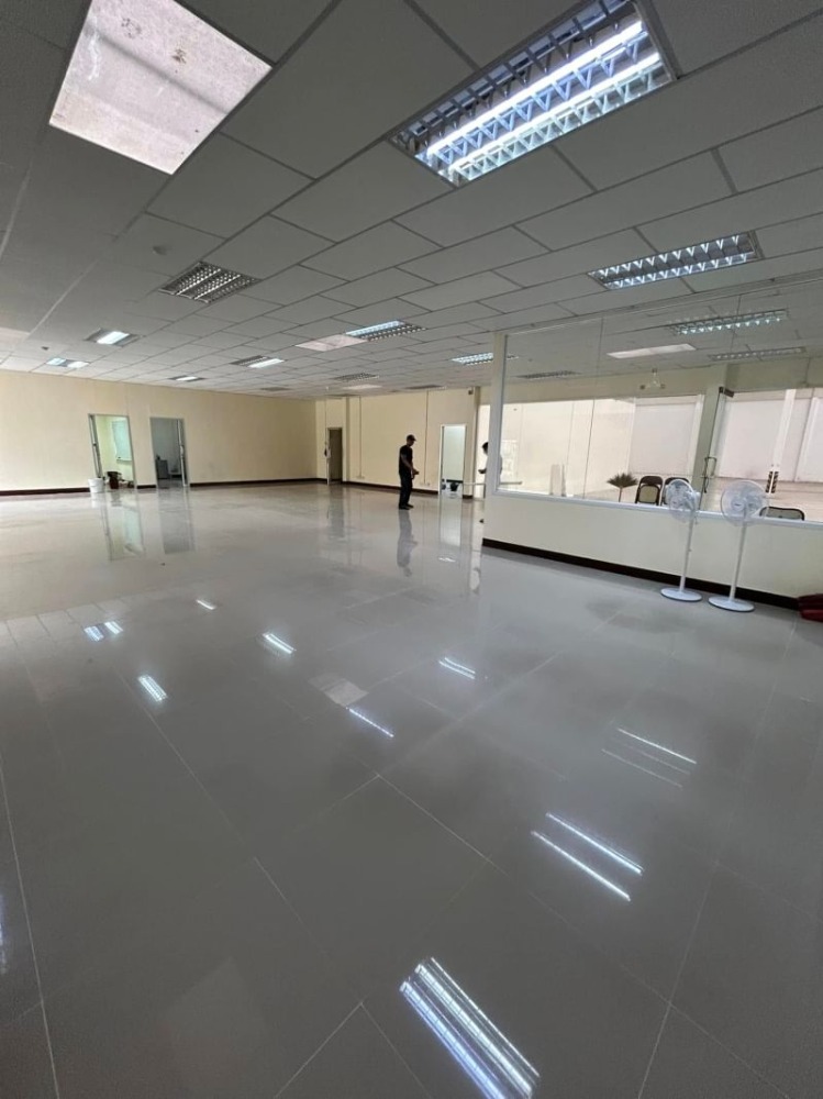 For RentWarehouseBangna, Bearing, Lasalle : Warehouse with office for rent at Bang Mot Rama 2, size 2,988 sq m.