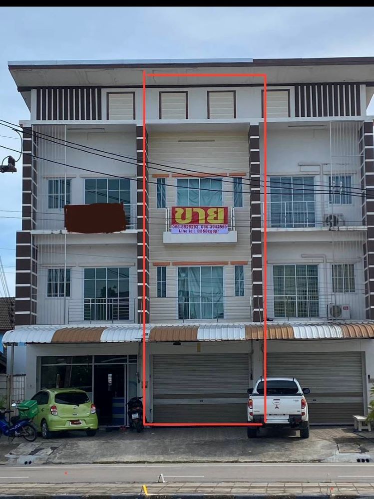 For SaleShop HouseRayong : Commercial building for sale, 3 floors, on K.2 Road (Ratchachumpon Road), Sunthon Phu Roundabout, cheapest in this area, near Rayong Hospital, Ko Wai