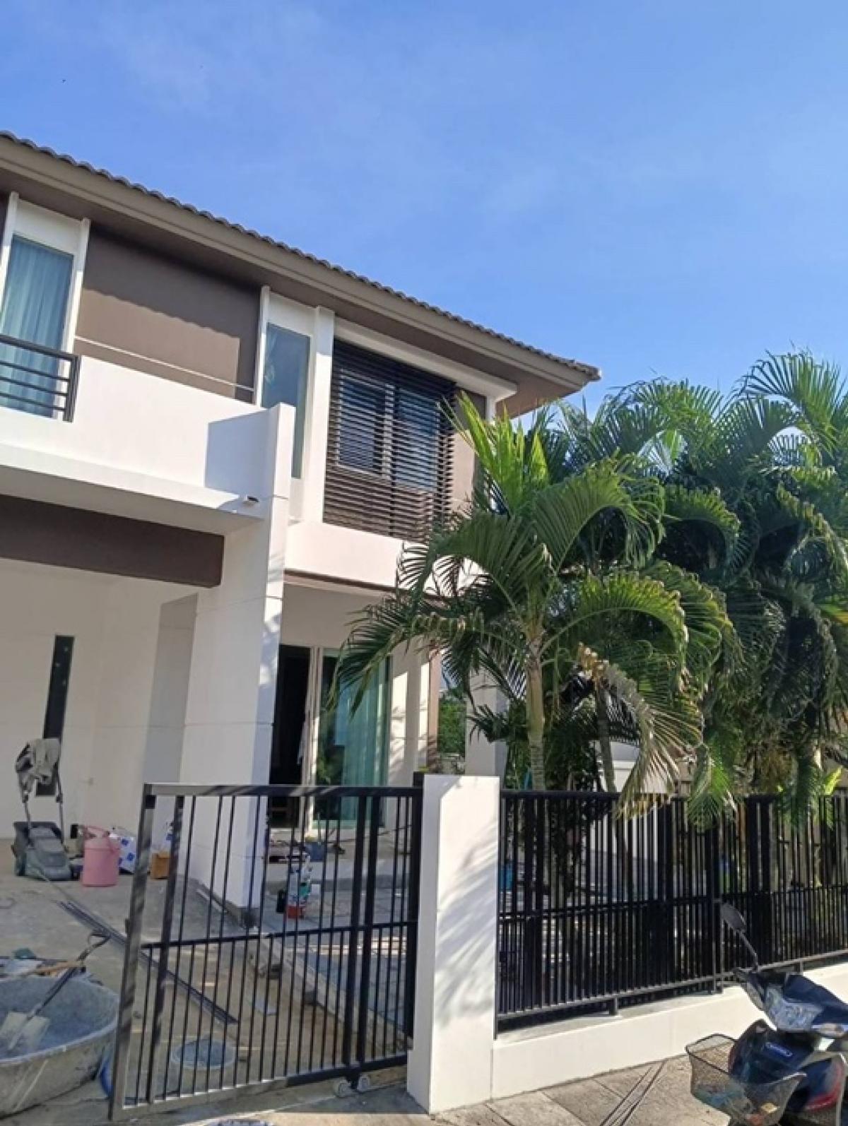 For RentHouseBangna, Bearing, Lasalle : For sale/rent: Single house, next to ABAC Bangna University