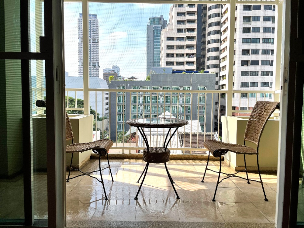 For SaleCondoSukhumvit, Asoke, Thonglor : Condo for sale, house style, The Bangkok Sukhumvit 43 project, spacious, 2 bedrooms, 115 sq m, comfortable to live in, near BTS Ekkamai