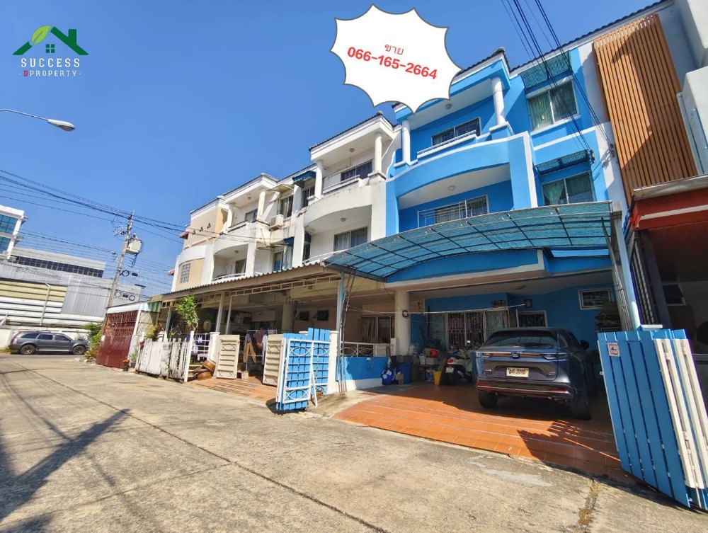 For SaleTownhouseSamut Prakan,Samrong : For sale: 3-storey townhouse, My Home Town, Theparak, Km. 1, good condition, fully extended, near the BTS, Samrong Interchange, location on Theparak Road