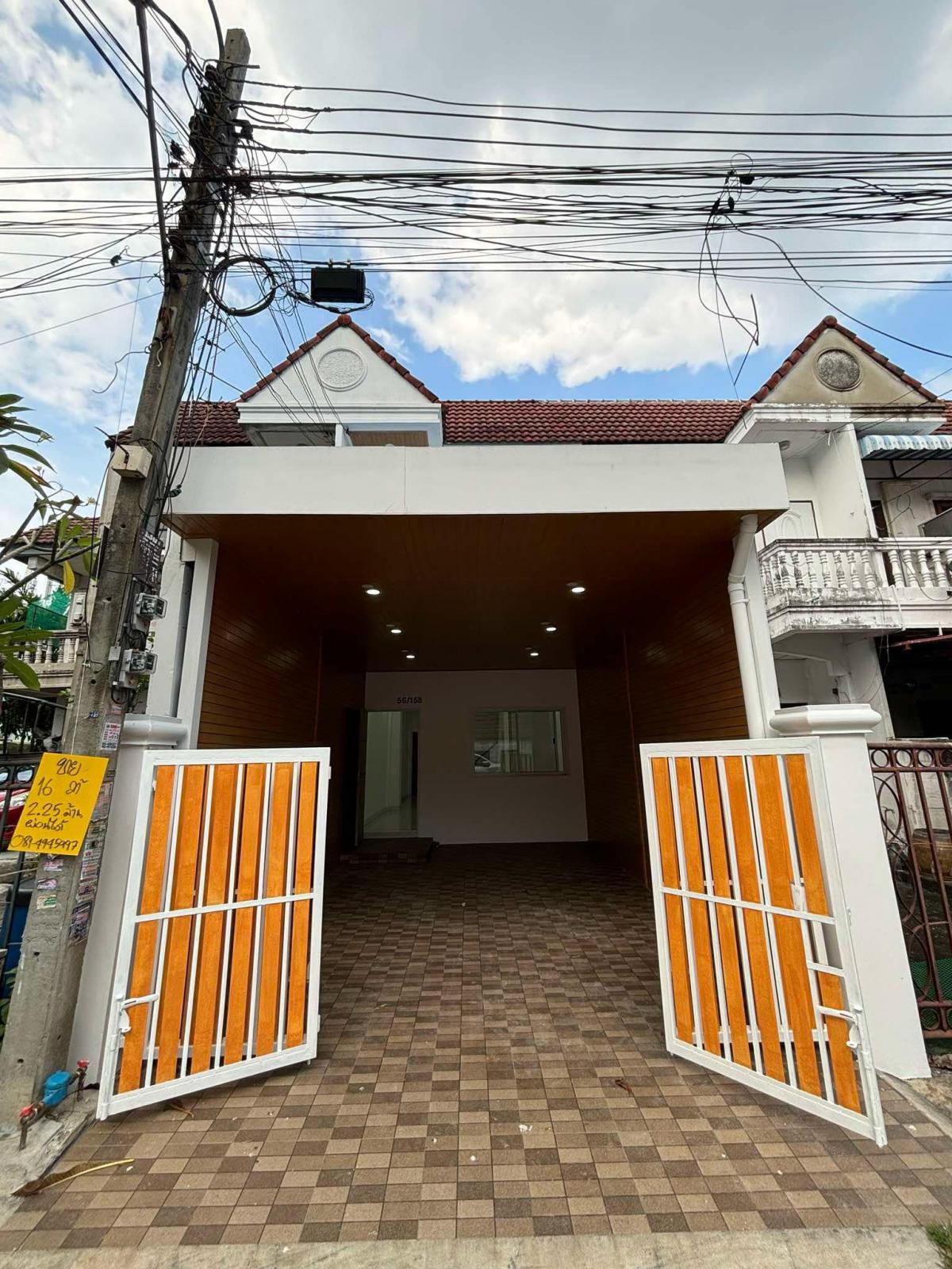 For SaleTownhouseYothinpattana,CDC : Townhouse, M. Mitranon, Lat Phrao, Ram Intra 34, ready to move in, behind the German Brewery, Tawan Daeng, along the Ekkamai-Ram Intra Expressway, with loan