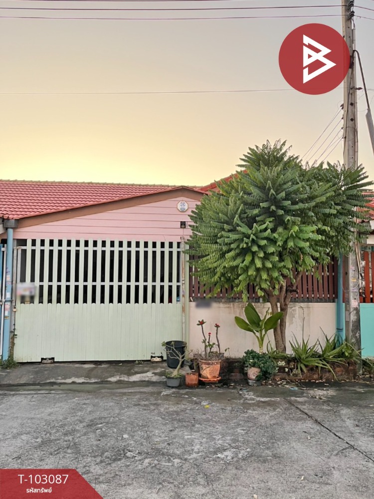 For SaleTownhousePattaya, Bangsaen, Chonburi : Townhouse for sale, Silakorn Park Ville 3 Village, Phan Thong (Sirakorn Park Ville 3), Chonburi, ready to move in