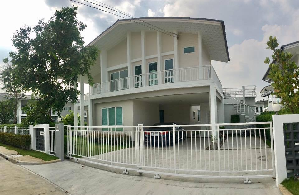 For SaleHouseNawamin, Ramindra : For sale: 2-storey detached house, Habitia Motif Panyaintra, located on Panyaintra Road, near the expressway.