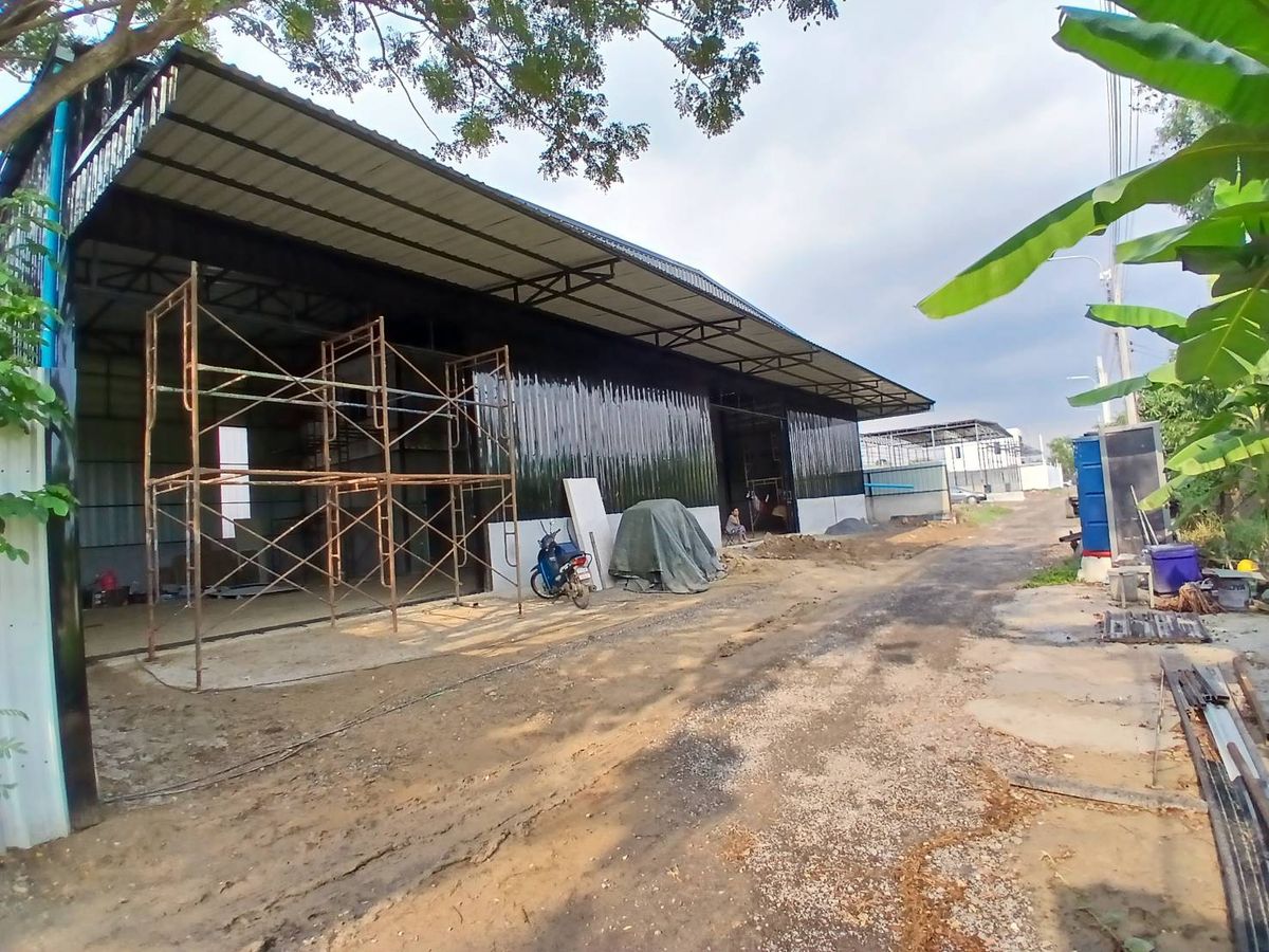 For RentWarehouseNawamin, Ramindra : Warehouse for rent, Sukhaphiban 5 Road, Soi 35, call 0999983897