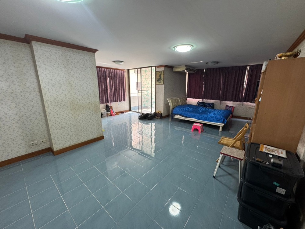 For SaleCondoRatchadapisek, Huaikwang, Suttisan : Studio room for sale, large room, 52 sq m., Ratchada City Condo, Pracharat Bamphen 7 (S4547)