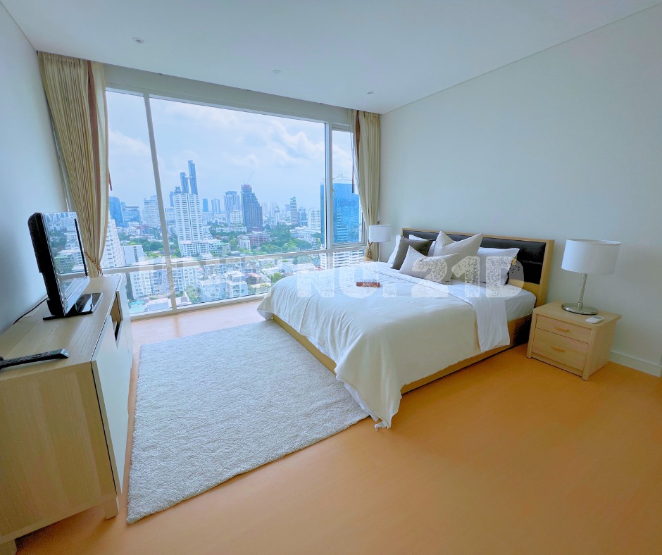 For RentCondoSukhumvit, Asoke, Thonglor : Condo for rent Fullerton Sukhumvit Pet-Friendly 2 bedrooms, beautiful room, fully furnished