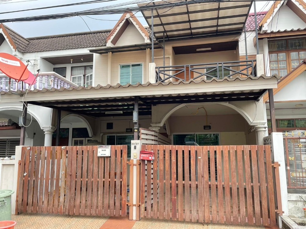 For SaleTownhouseNawamin, Ramindra : ✨️ Urgent sale! Modern luxury townhouse in the heart of the city, Yu Charoen Village, Soi Phahon Yothin 50 ✨️