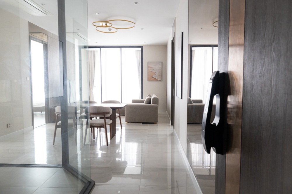 For RentCondoSathorn, Narathiwat : For Rent: Brand new luxury condo (111 sqm) close to One Bangkok, Supalai Icon Sathorn 3 Bedrooms 3 Bathrooms.