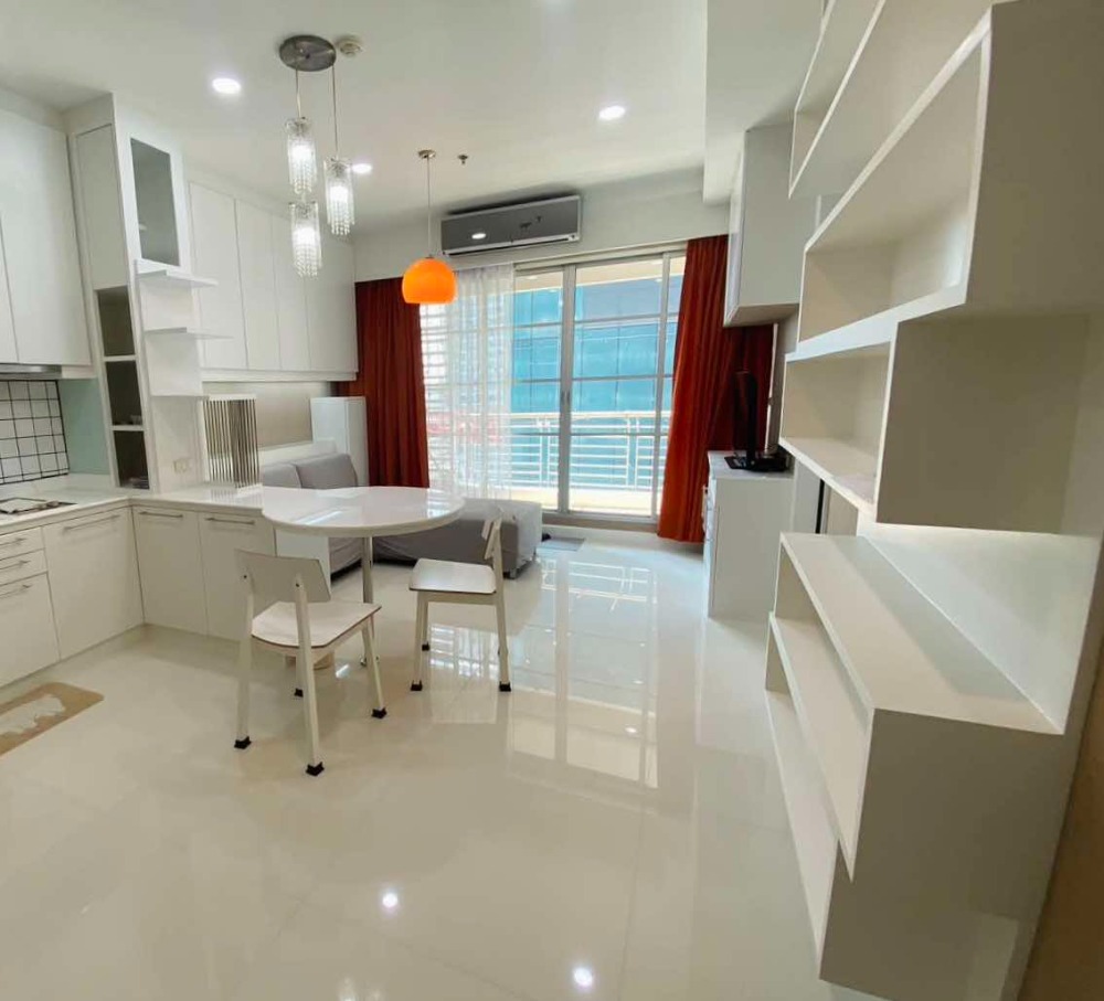 For SaleCondoRatchathewi,Phayathai : For sale: Newly renovated condo, Baan Klang Krung Condo, Siam - Pathumwan, condo in the heart of the city, next to BTS Ratchathewi, price 8,900,000 baht, reduced from 9,500,000 baht.