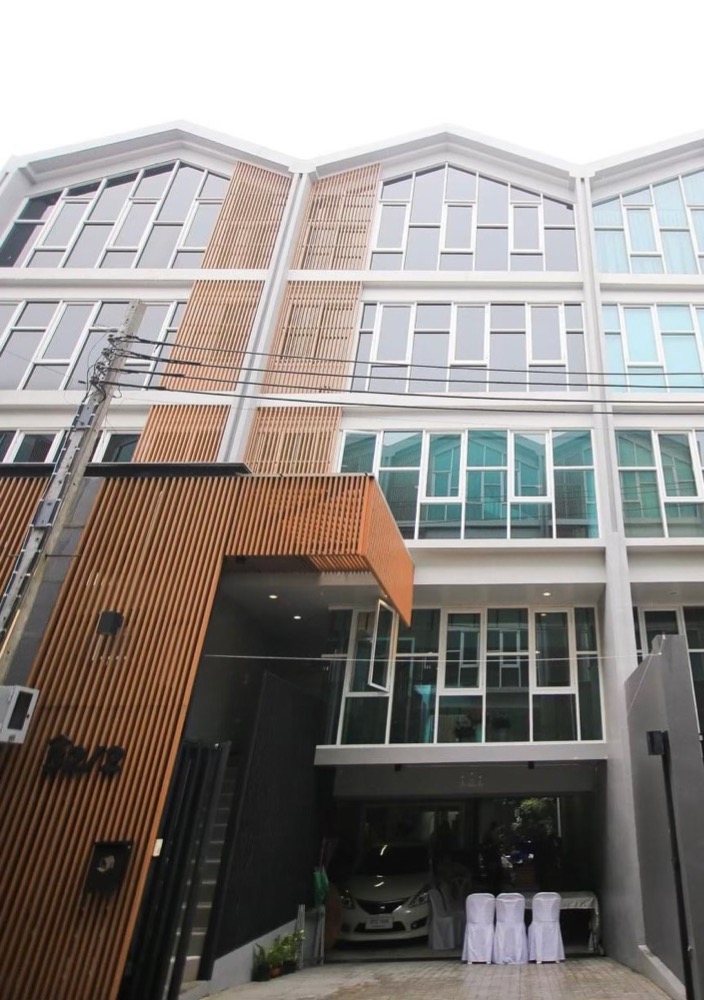 For SaleHome OfficeOnnut, Udomsuk : Home office HOF Udomsuk for sale, modern style, near BTS Punnawithi & Udomsuk, Sukhumvit 101/1, 103, near Bangna-Trad Road