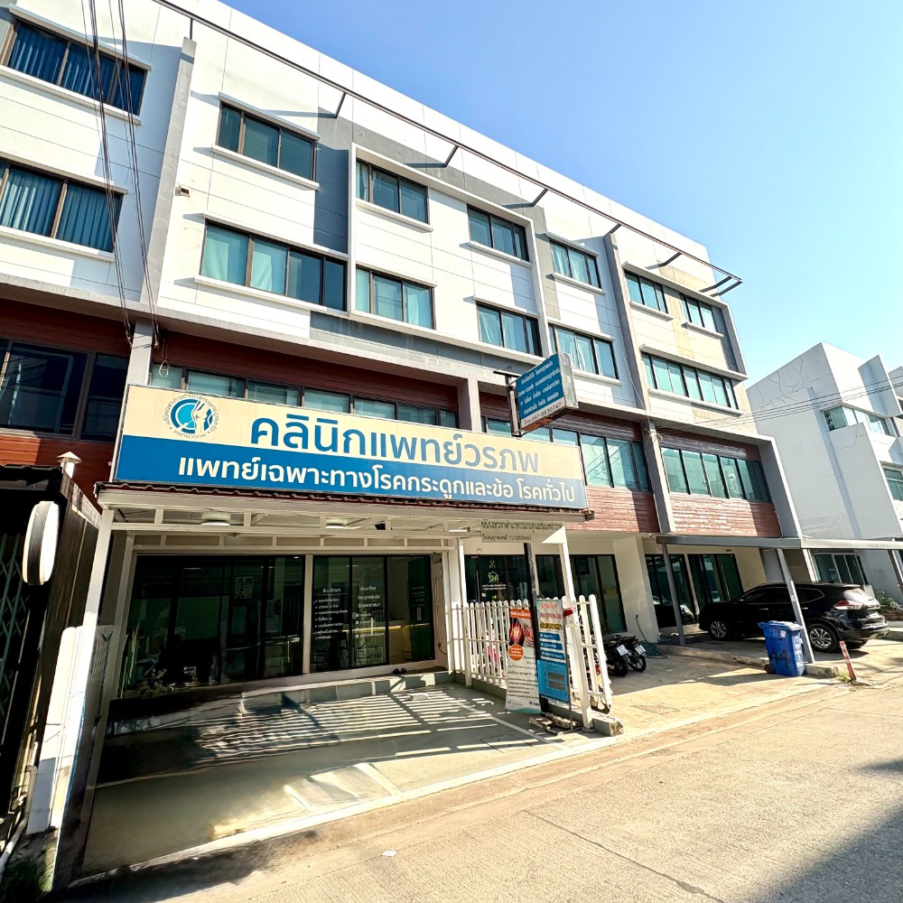 For RentHome OfficeSamut Prakan,Samrong : For rent: 4-storey home office, Business Town project, on Theparak Road, good location, fully furnished, ready to move in, with parking space, near community area