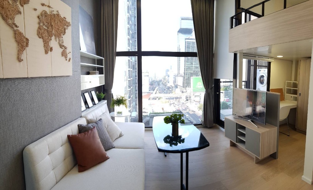 ให้เช่าคอนโดพระราม 9 เพชรบุรีตัดใหม่ RCA : ห้องพร้อมเช่า กพ Chewathai Residence Asoke ขนาด 35 ตรม. Loft 1 ห้องนอน 1 ห้องน้ำ บนชั้น 12 [RT2501024]