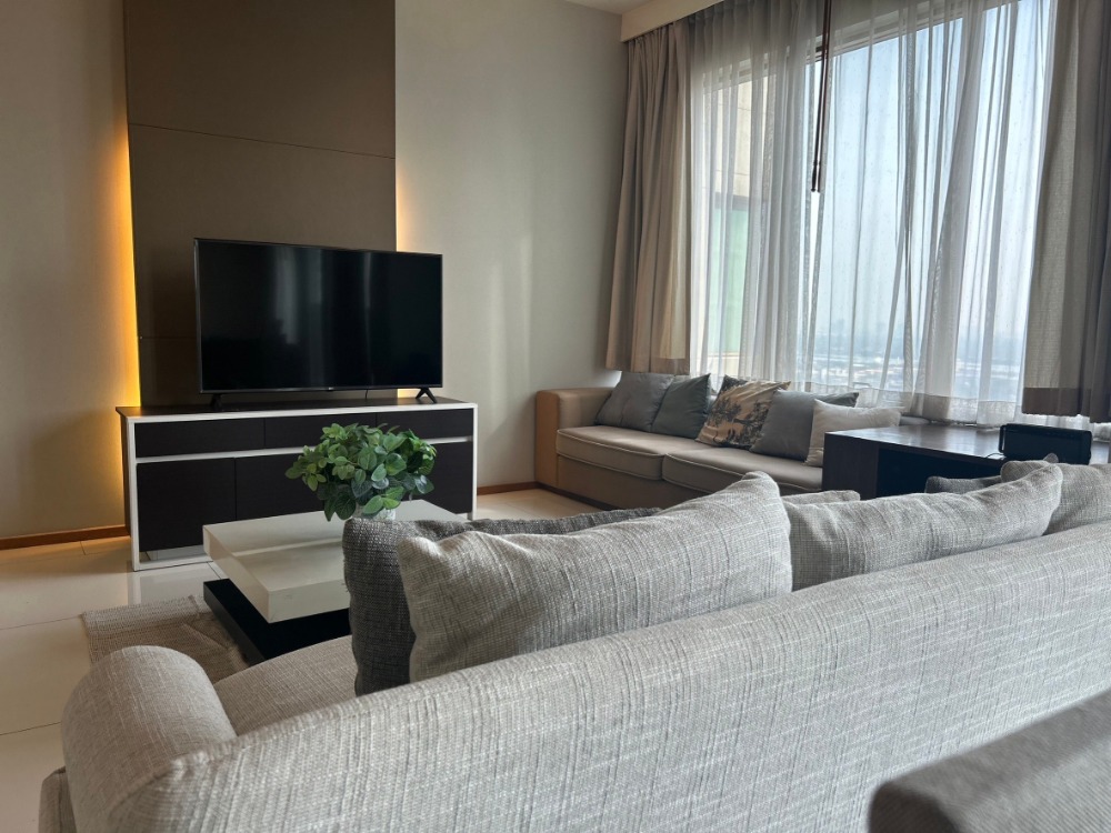 For RentCondoSukhumvit, Asoke, Thonglor : For rent: The Emporio Place, 2 bedrooms, 2 bathrooms, size 107 sq m., near BTS Phrom Phong [RT2501025]