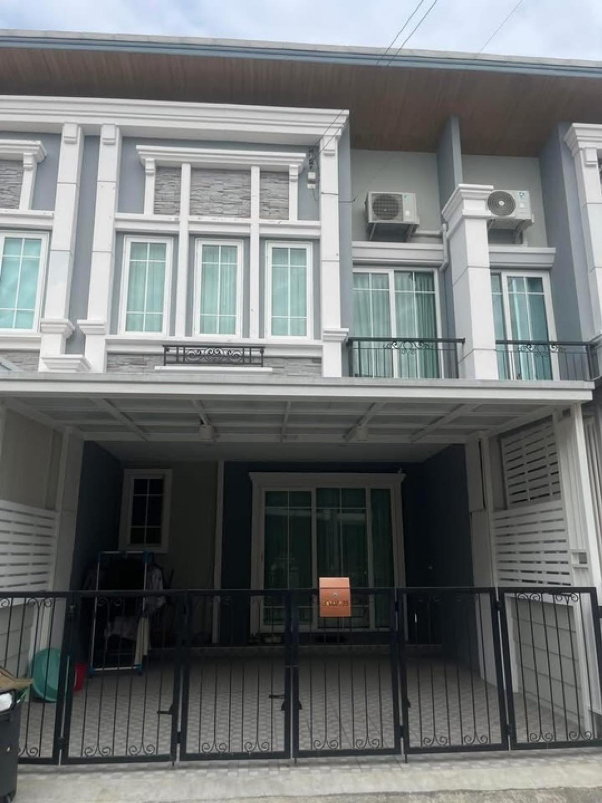 For RentHouseSamut Prakan,Samrong : For rent 🏡 2-storey townhouse 🎀 Available 25/2/68 🚩 Golden Neo Sukhumvit-Lasalle (Sukhumvit 113). ▪️4 bedrooms ▪️3 bathrooms 40,000 /month