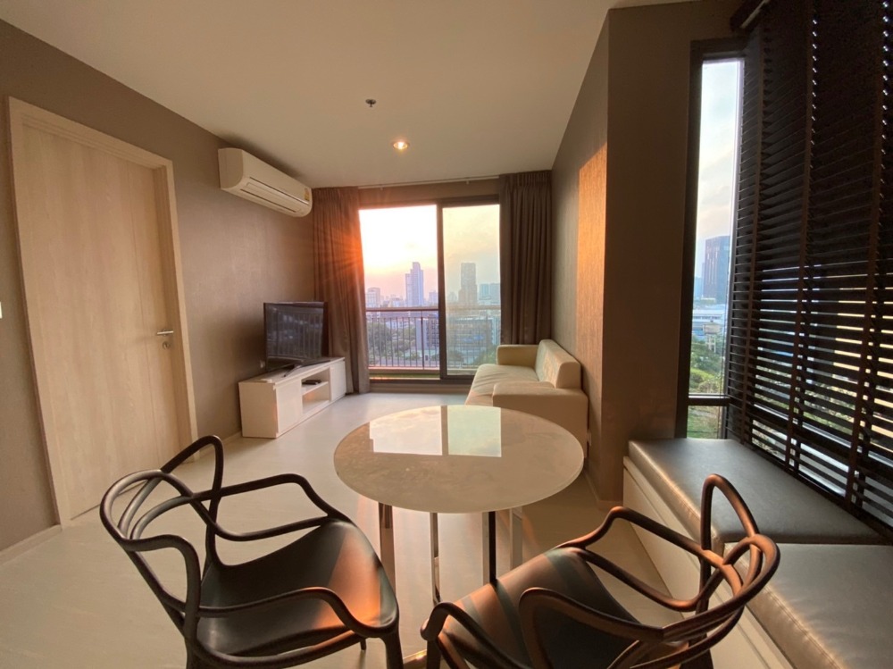 For RentCondoSukhumvit, Asoke, Thonglor : 🔥For urgent rent (short-term rental 6-12 months)🔥 Condo Rhythm Sukhumvit 42 (Rhythm Sukhumvit 42) 1 bedroom, 48 sq m., 9th floor, Building 1B, Sukhumvit view, next to Ekamai Gateway shopping mall and walk only 20 m. to BTS Ekkamai