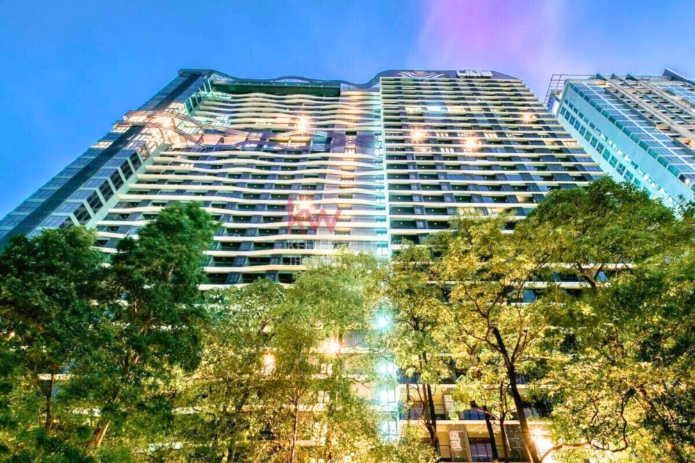 For RentCondoLadprao, Central Ladprao : For rent THE LINE Phahonyothin Park 🏢 1 bedroom 🛏️ 1 bathroom 🚿 garden view 🌳 size 45 sq m. 🏠 5th floor 🏙️ Price 17,000 baht/month 💸