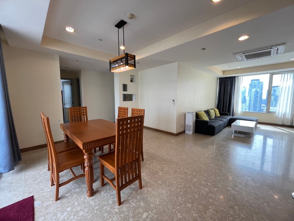 For RentCondoSukhumvit, Asoke, Thonglor : ⭐Condo pet friendly for rent! Hampton thonglor 10 huge size nice view and ready to move in near Donki mall