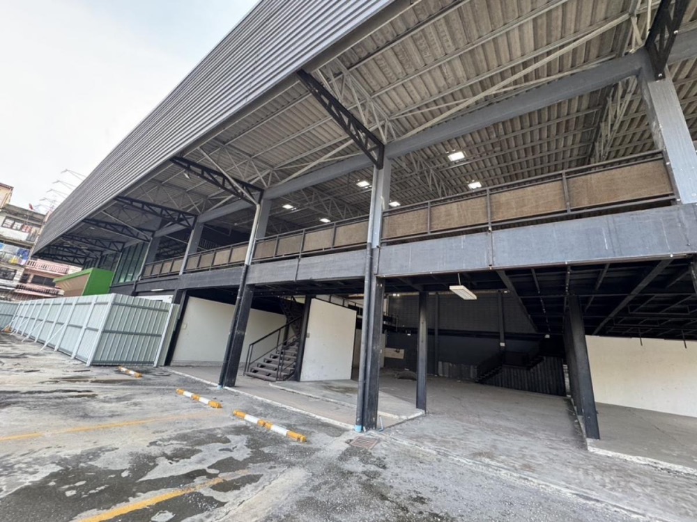 For RentWarehouseOnnut, Udomsuk : 📢 **For Rent: Multipurpose Warehouse, Ideal for Indoor Sports or Office Use, Near BTS Bang Chak** [S2501-065]