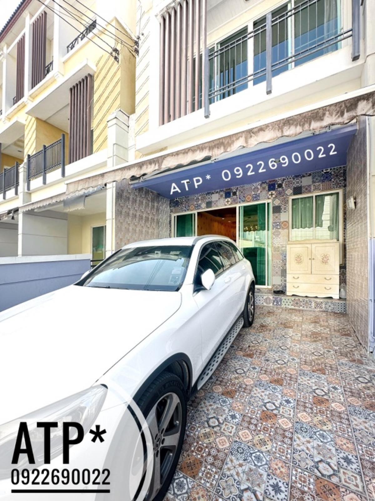 For RentTownhouseKaset Nawamin,Ladplakao : **RENT 28K** Furnished Townhome 22sqw/2FL/3BB/5AC/1Walk-inCloset/Living/Kitchen/1-2Parking @ Ladprakow Kaset-Nawamin (RamIntra)