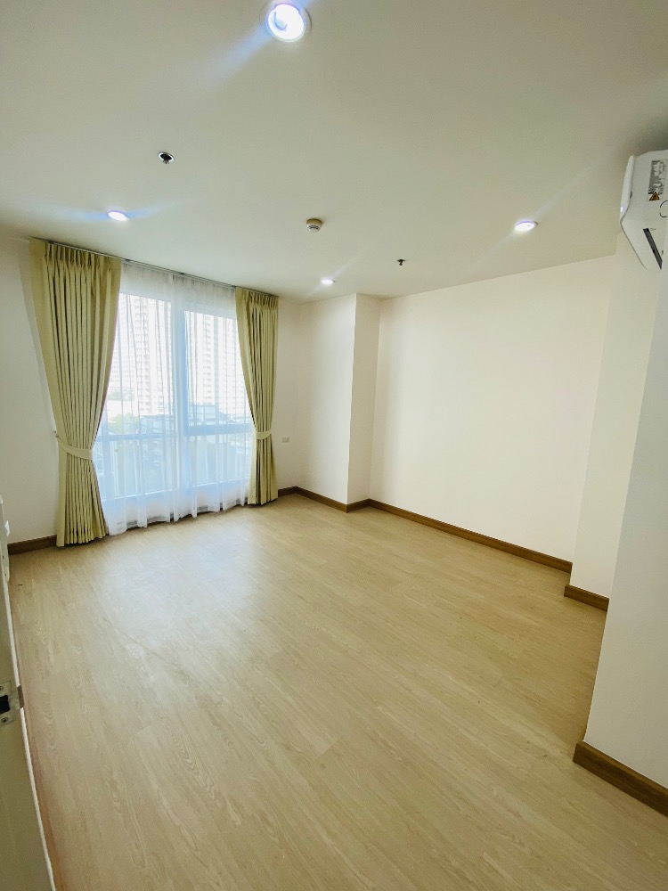 For SaleCondoRatchathewi,Phayathai : Condo for sale: The Complete Ratchaprarop, large room, 10th floor, east side (S4552)