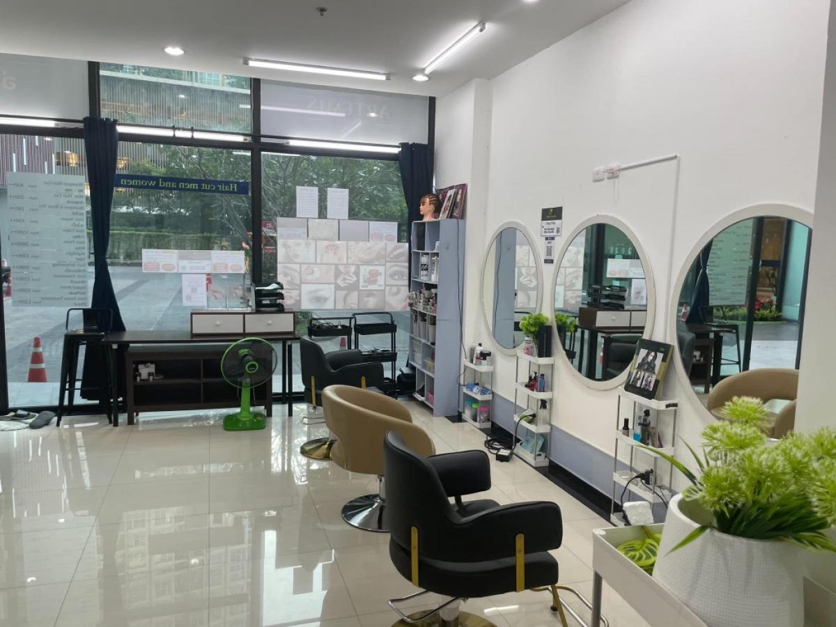 For LeaseholdRetailOnnut, Udomsuk : Business for sale/lease: Hair and nail salon in prime location under a 30-storey condo on Sukhumvit 77 Road (On Nut Road). There are 673 rooms in total and more than 90% of the residents are Thais and foreigners.