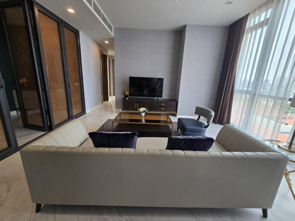 ให้เช่าคอนโดสุขุมวิท อโศก ทองหล่อ : Super Luxury  Condo For Rent The Monument Thonglo  2 bedrooms Pool view