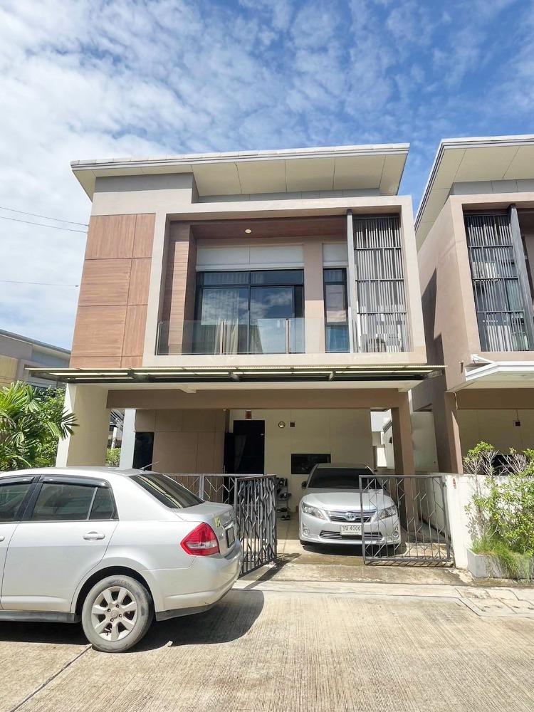 For SaleHouseNonthaburi, Bang Yai, Bangbuathong : For sale S Gate Premium Kanchanaphisek Soi Kantana 3 bedrooms 3 bathrooms 40 sq.w. corner unit.