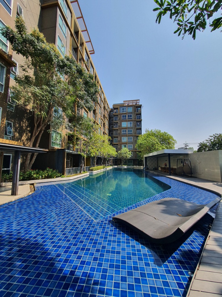 For SaleCondoKasetsart, Ratchayothin : Urgent sale! Metro Luxe Kaset | Metro Luxe Kaset near Kasetsart University, pool view, good location, 2.49 million baht