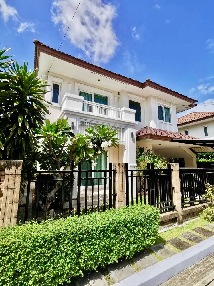 For RentHouseSamut Prakan,Samrong : 🏡 For Rent: 2-Story Detached House at The Centro Sukhumvit 113 | Prime Location, Convenient Travel, Near BTS and Complete Facilities