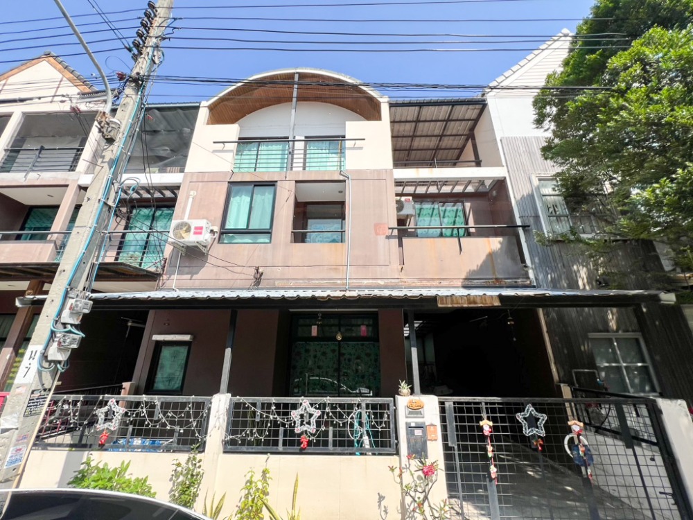 For SaleTownhouseChaengwatana, Muangthong : 📍 For sale, 3-storey townhouse, Premium Golf Village, only 3.1 million, good location, in the heart of Muang Thong Thani, near the expressway, convenient transportation