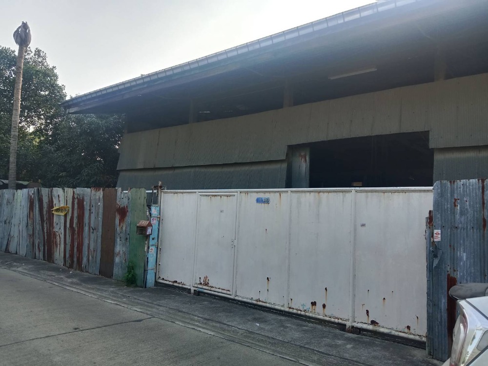 For RentWarehouseBang kae, Phetkasem : Warehouse for rent, office use, size 400 sq m, Phetkasem 69, along Khlong Phasi Charoen, north side, Soi 14, enter the alley from the main road 100 meters - many entrances and exits, Phetkasem 69, Phetkasem 81, Ekachai Bang Bon, Bang Bon Road 3,4,5 ***Pri