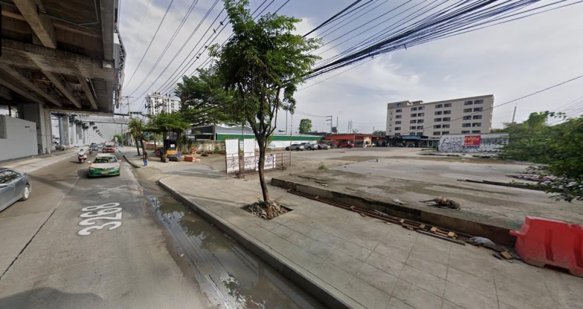 For RentLandSamut Prakan,Samrong : Vacant land for rent, next to MRT Sri Thepha entrance, next to Theparak Road